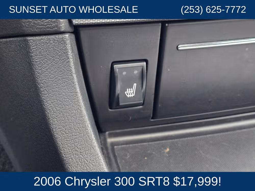 2006 Chrysler 300 SRT-8 Image 37