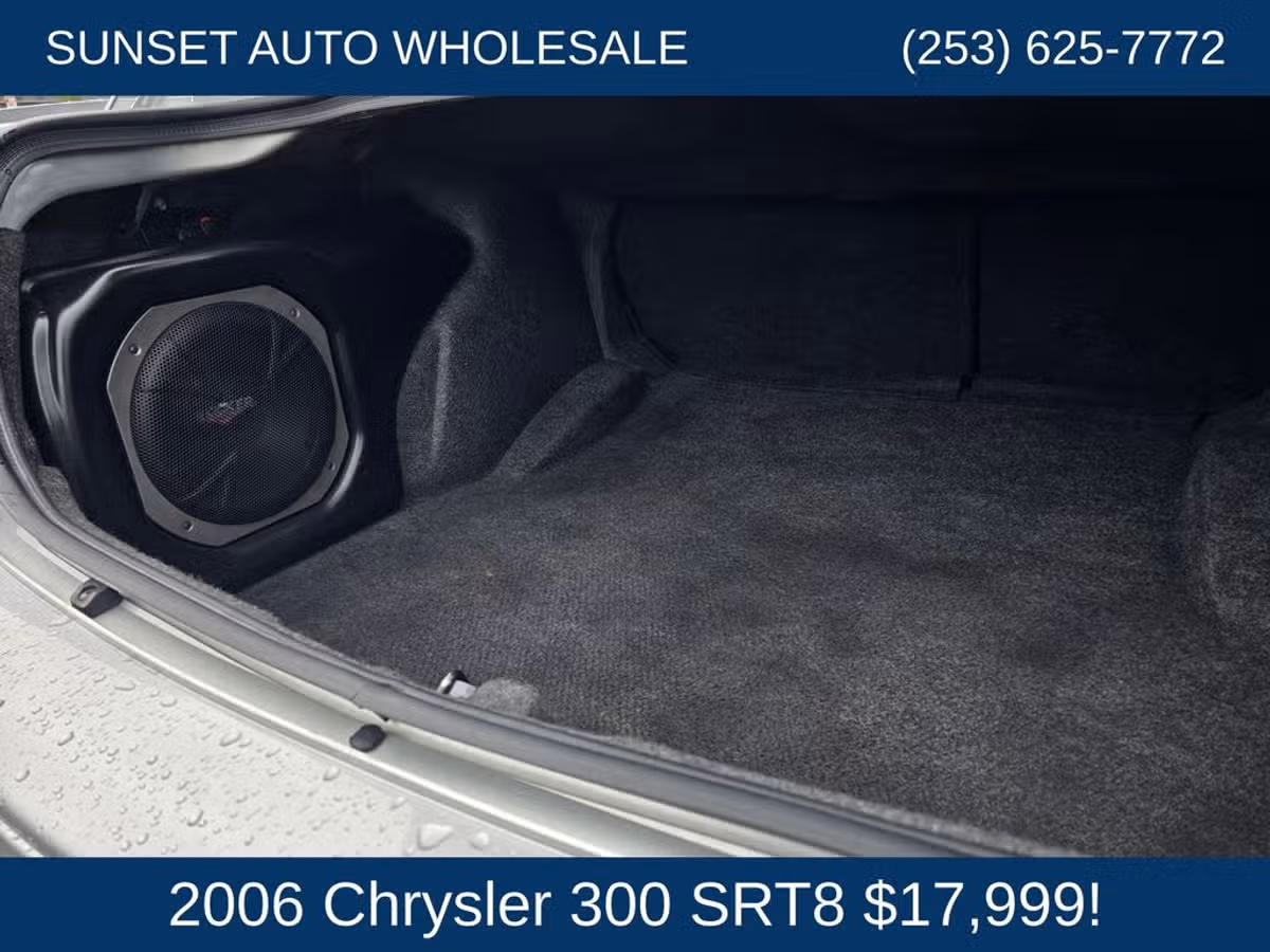 2006 Chrysler 300 SRT-8 Image 25