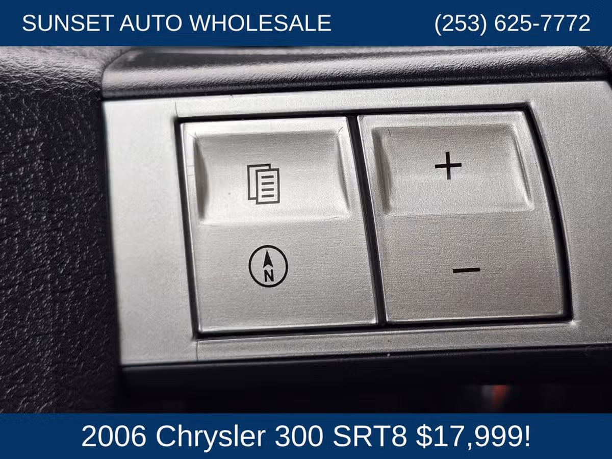 2006 Chrysler 300 SRT-8 Image 35