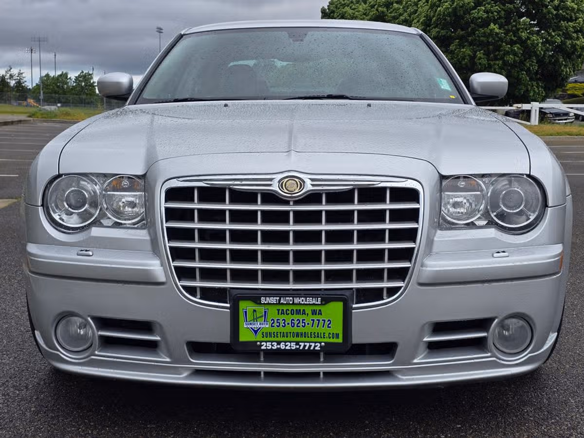 2006 Chrysler 300 SRT-8 Image 9