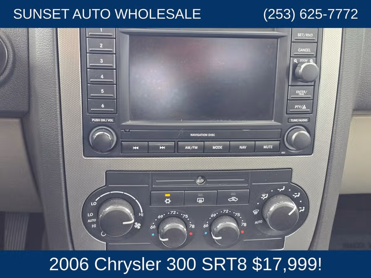 2006 Chrysler 300 SRT-8 Image 36