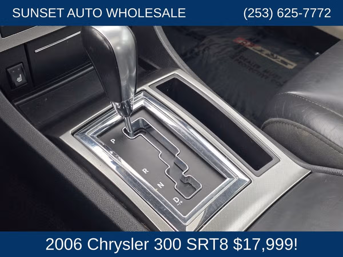 2006 Chrysler 300 SRT-8 Image 38