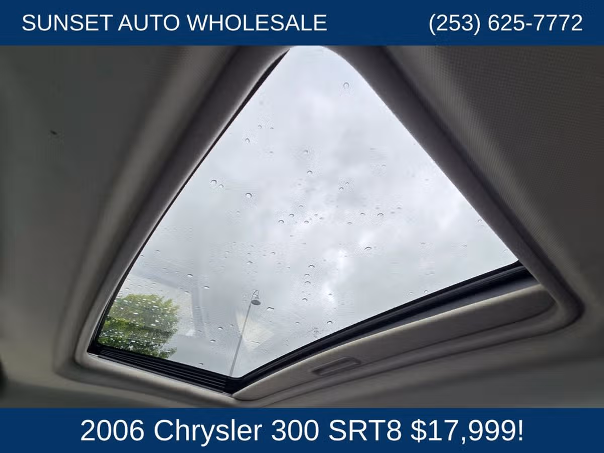 2006 Chrysler 300 SRT-8 Image 39