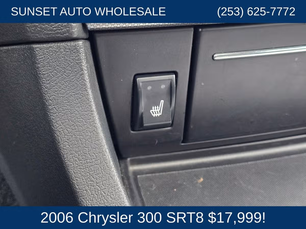 2006 Chrysler 300 SRT-8 Image 37