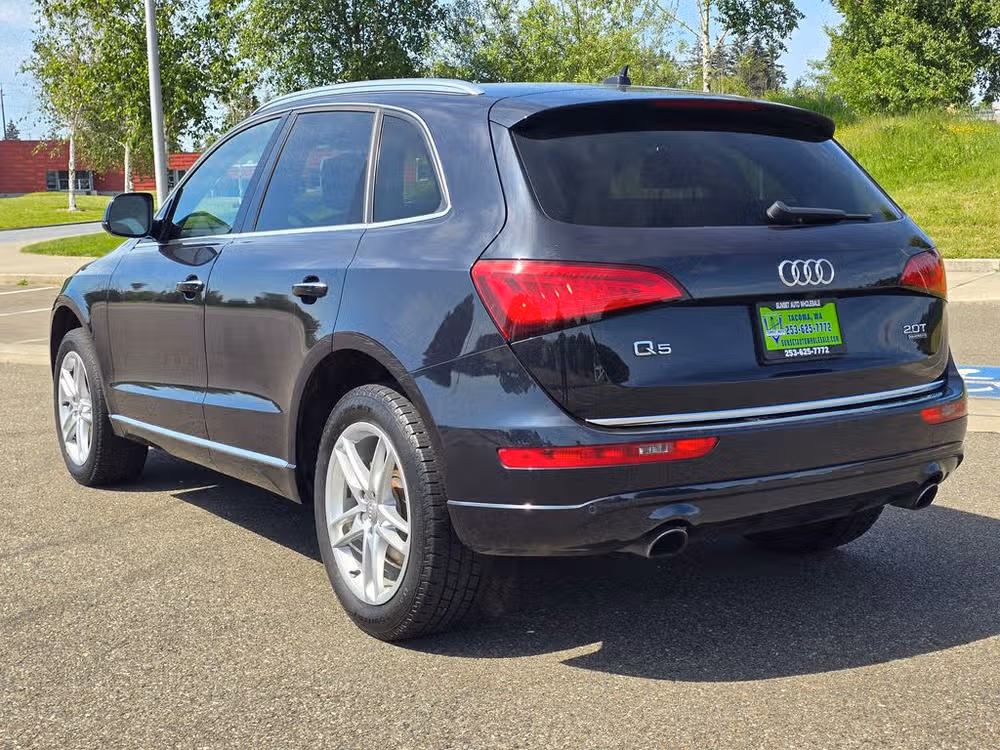 2016 Audi Q5 2.0T quattro Premium Plus Lower Image 1