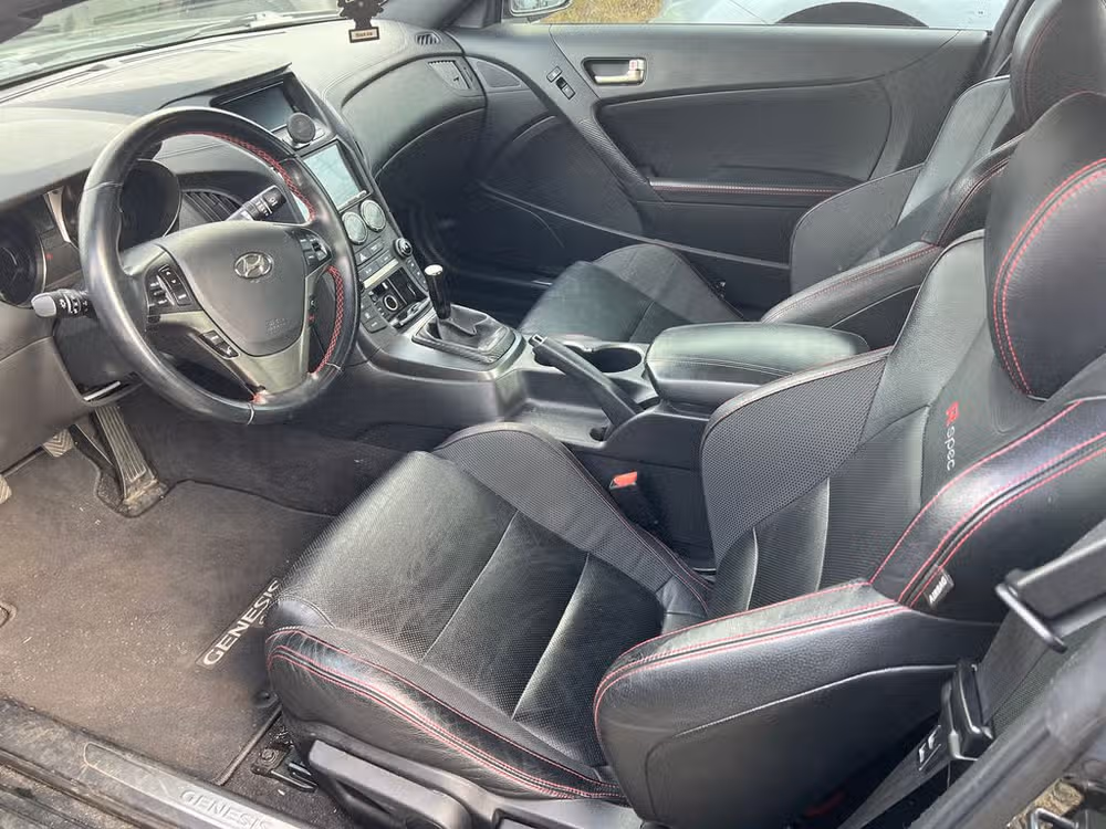 2016 Hyundai Genesis Coupe 3.8 R-Spec Lower Image 3