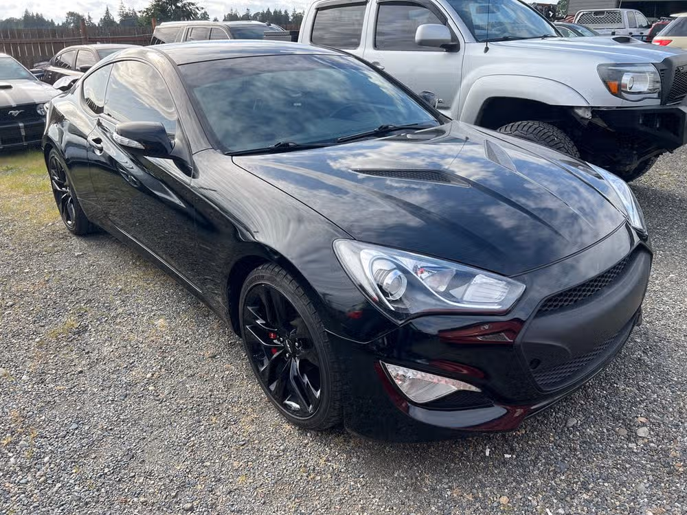 2016 Hyundai Genesis Coupe 3.8 R-Spec Image 4