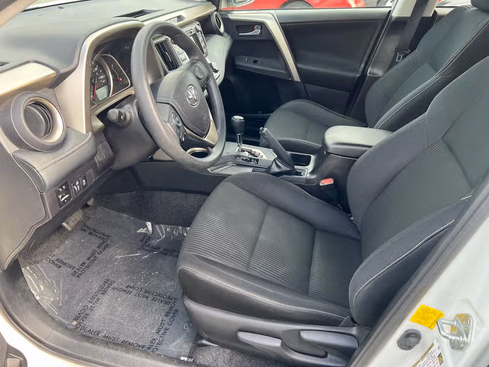 2015 Toyota RAV4 XLE Lower Image 3