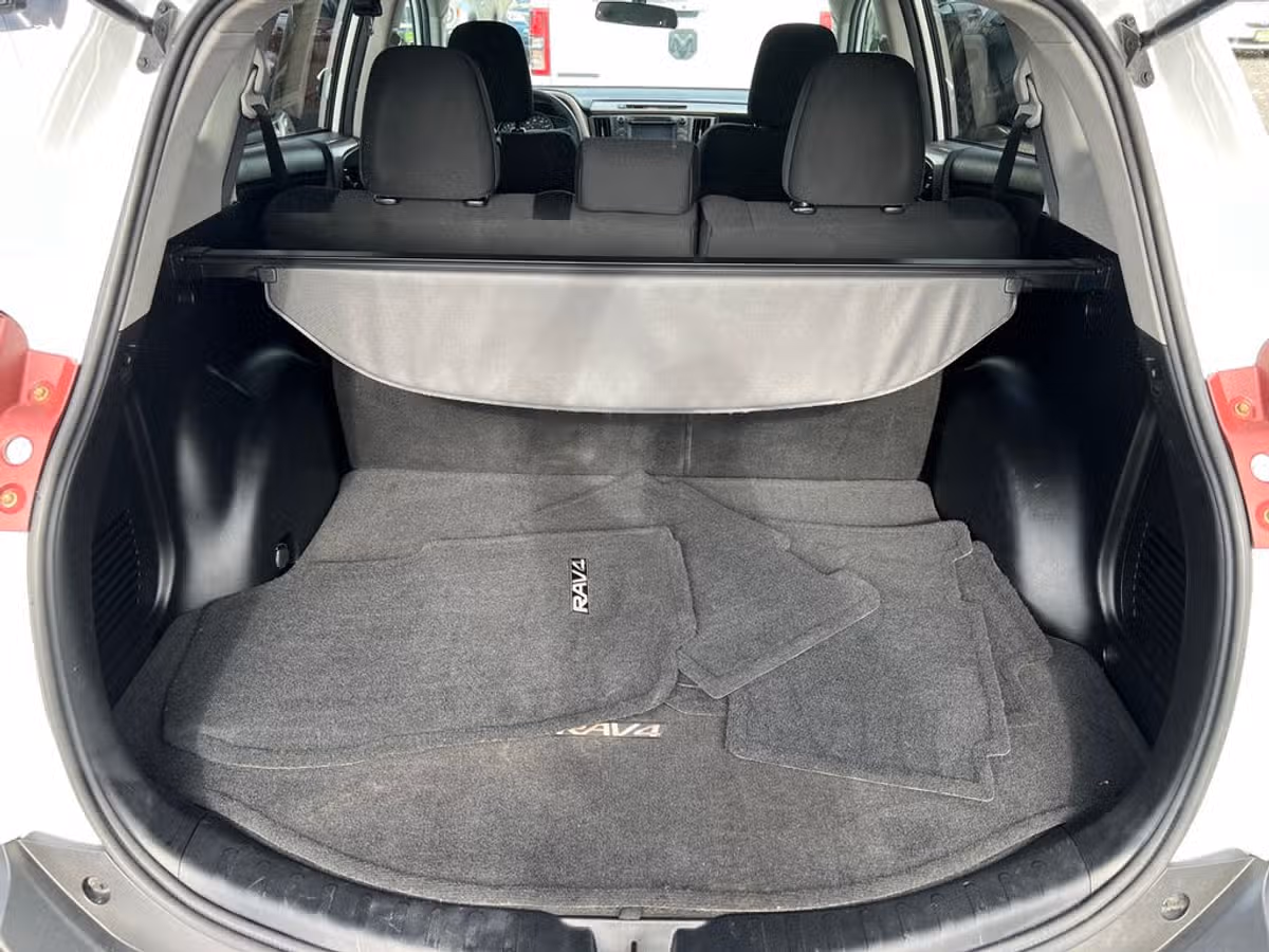 2015 Toyota RAV4 XLE Image 7