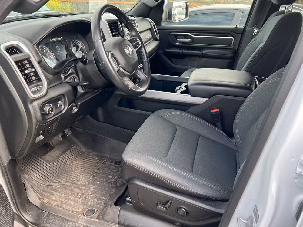 2022 Ram 1500 Big Horn Crew Cab Image 5