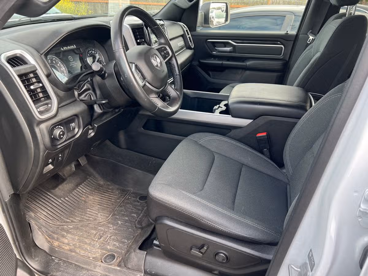2022 Ram 1500 Big Horn Crew Cab Image 5