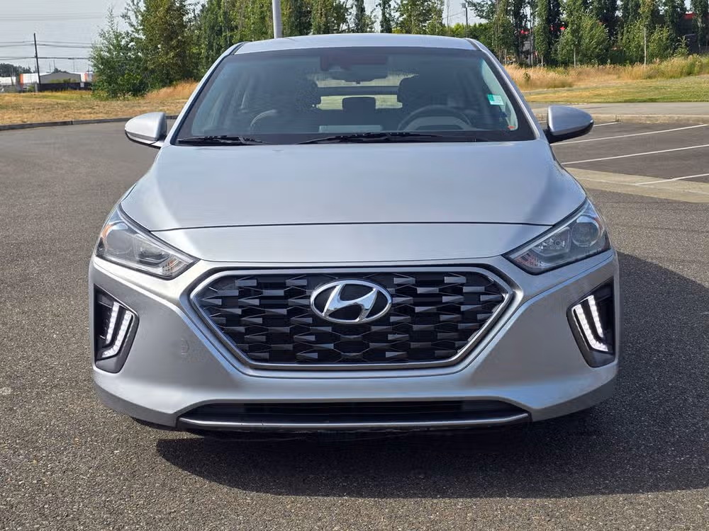 2022 Hyundai IONIQ Hybrid SE Image 9