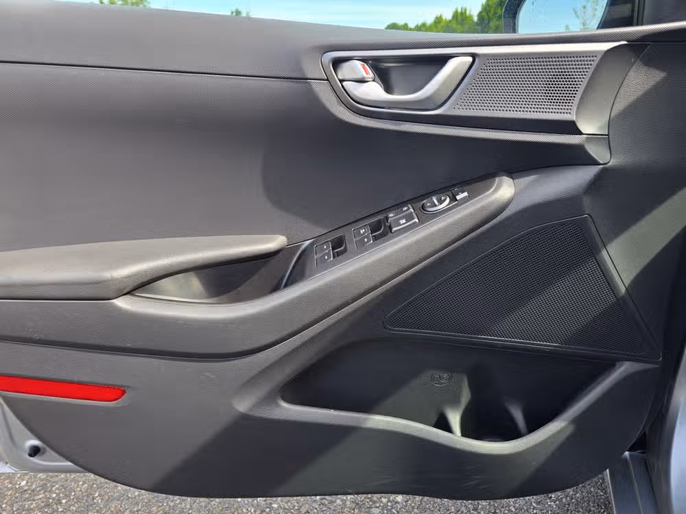 2022 Hyundai IONIQ Hybrid SE Image 14