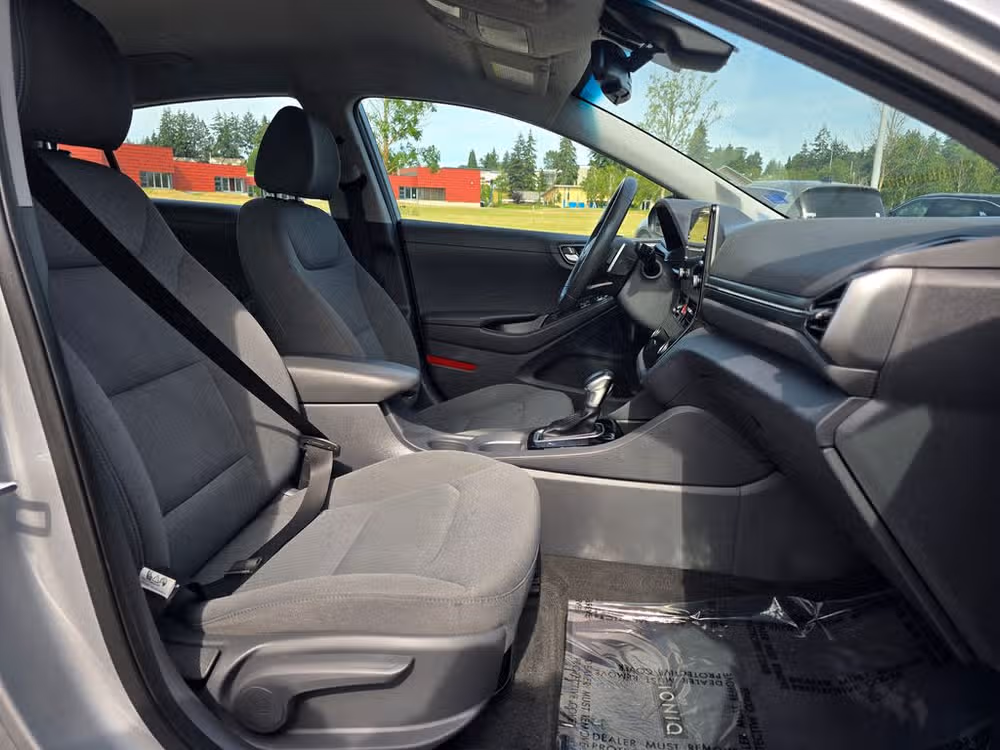 2022 Hyundai IONIQ Hybrid SE Image 21