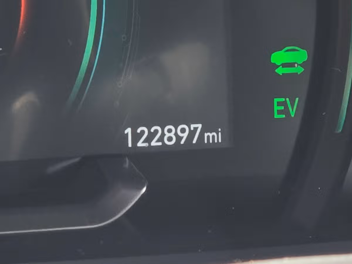 2022 Hyundai IONIQ Hybrid SE Image 13