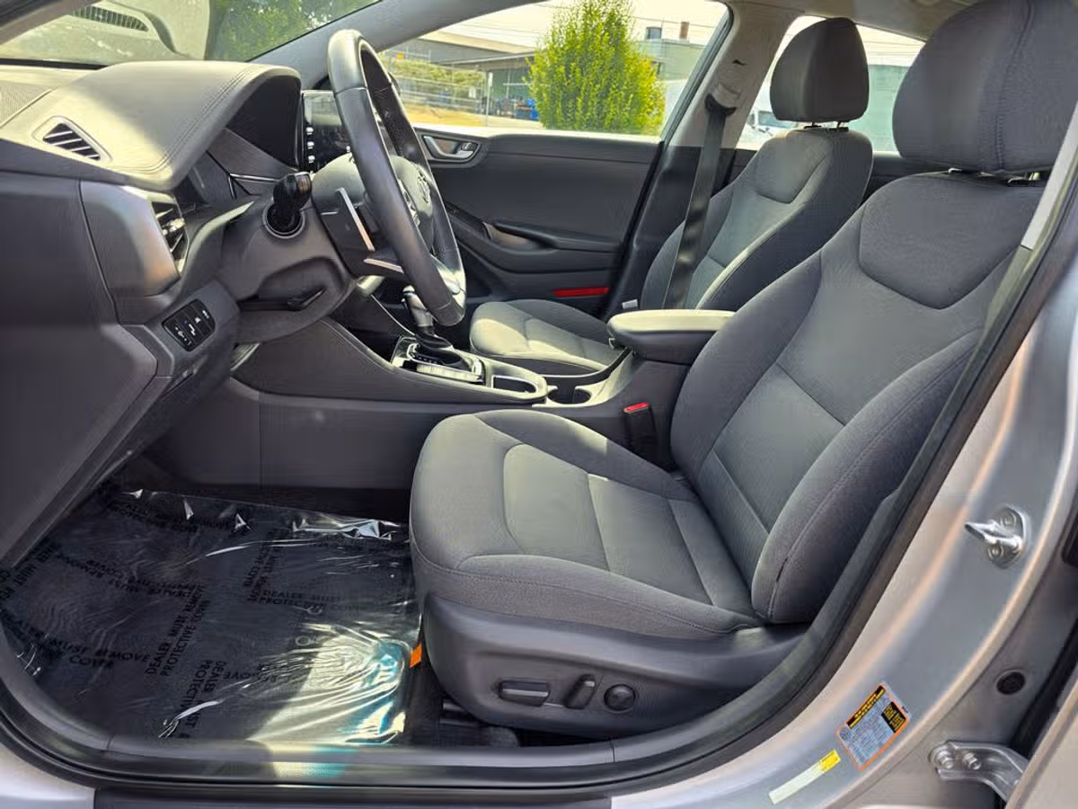 2022 Hyundai IONIQ Hybrid SE Image 12