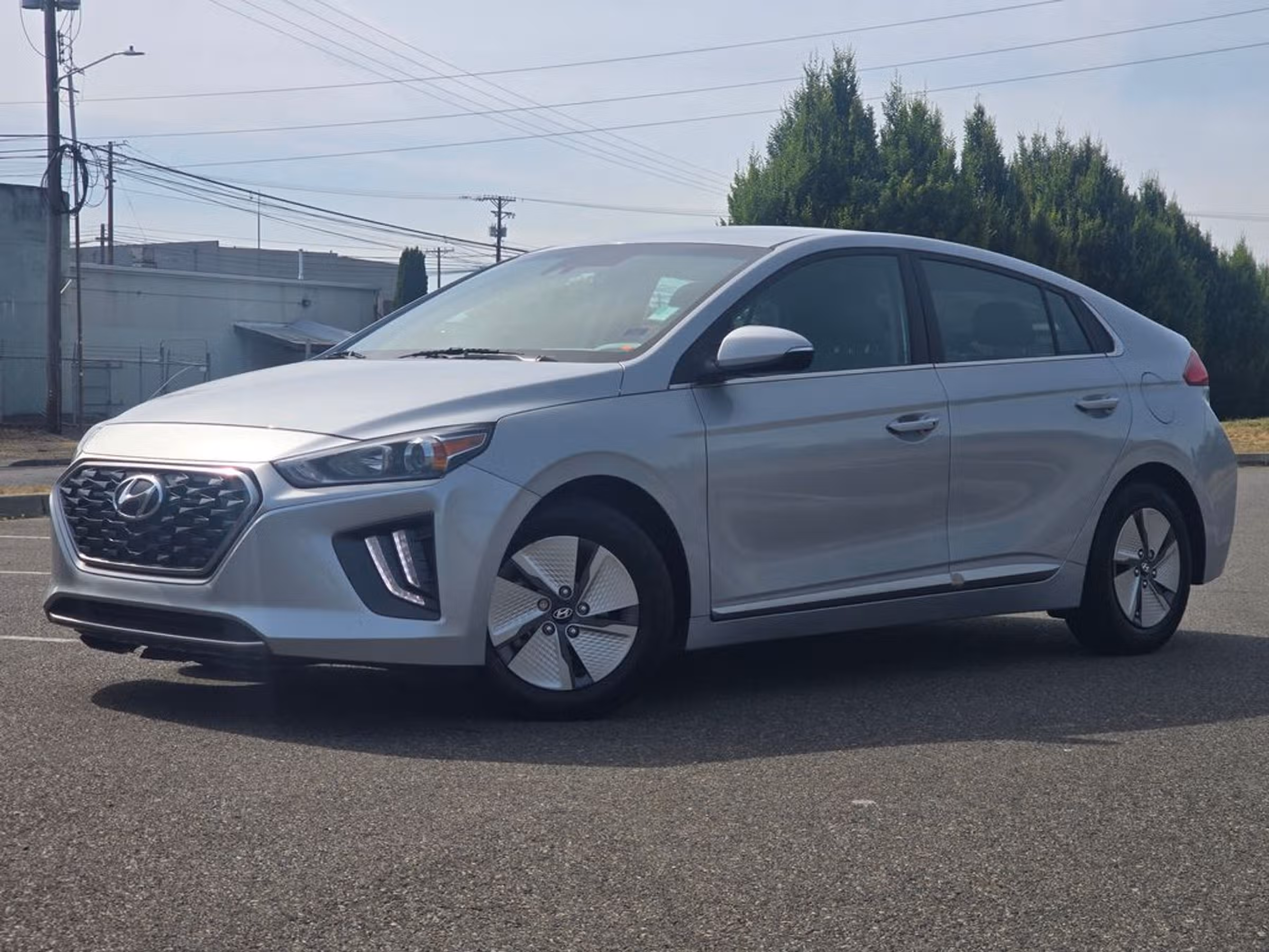 2022 Hyundai IONIQ Hybrid SE Image 1