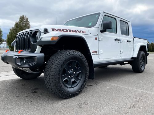 2021 Jeep Gladiator Mojave Crew Cab Lower Image 3