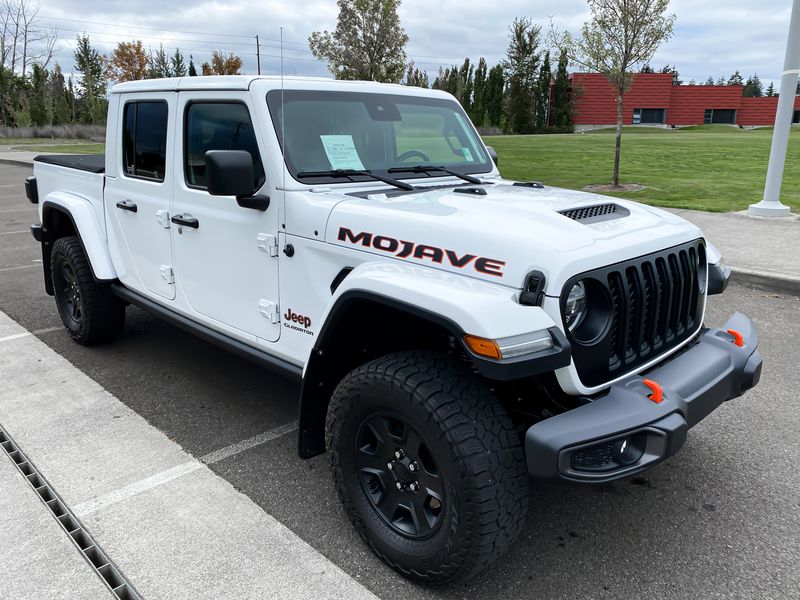 2021 Jeep Gladiator Mojave photo 2