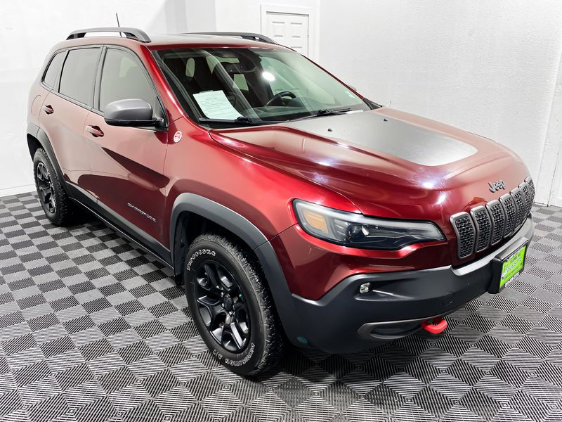 2019 Jeep Cherokee Trailhawk Upper Image 2