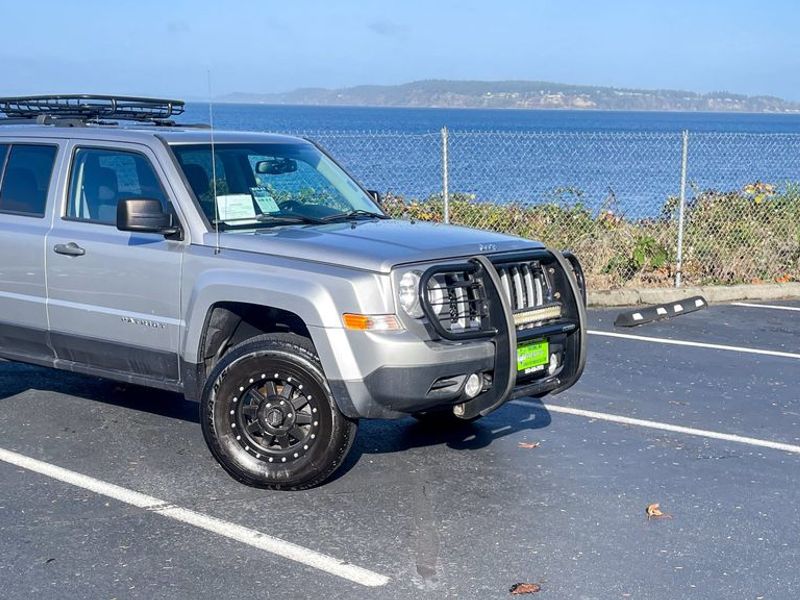 2016 Jeep Patriot Sport Upper Image 1