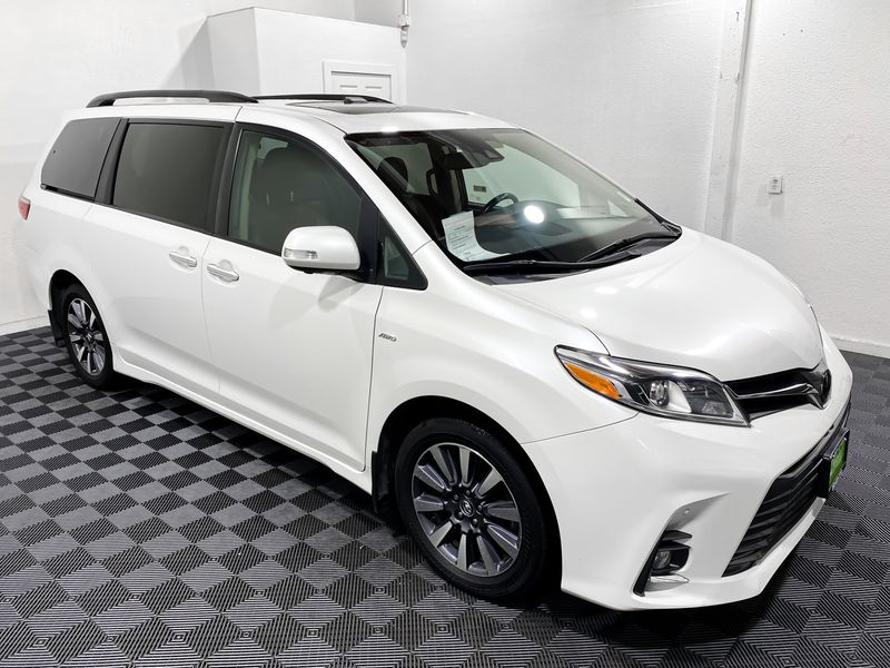 2018 Toyota Sienna Limited Premium 7-Passenger Passenger Upper Image 2