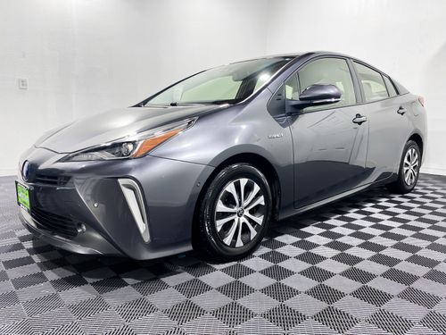 2022 Toyota Prius XLE AWD-e Lower Image 3