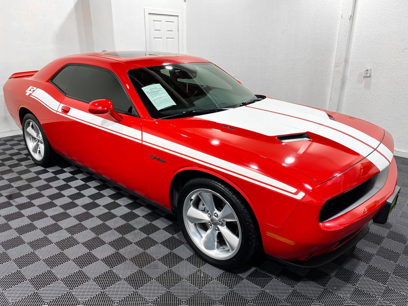 2015 Dodge Challenger R/T Plus photo 2