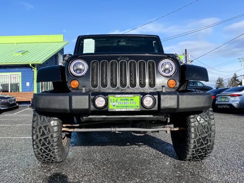 2012 Jeep Wrangler Unlimited Sahara Lower Image 1