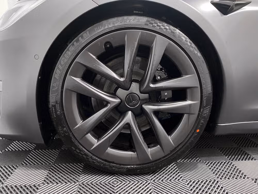 2021 Tesla Model S Plaid Image 14