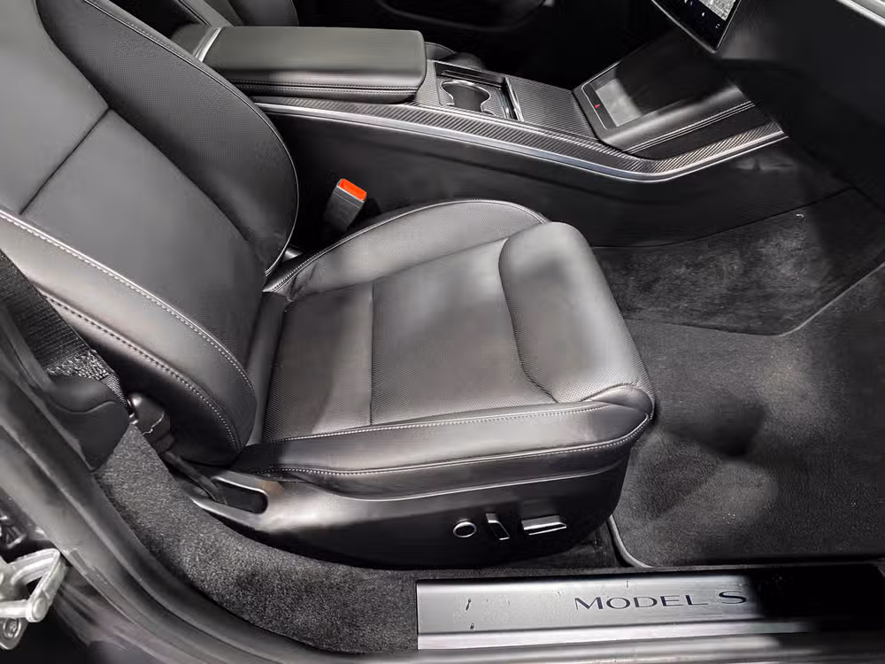 2021 Tesla Model S Plaid Image 30