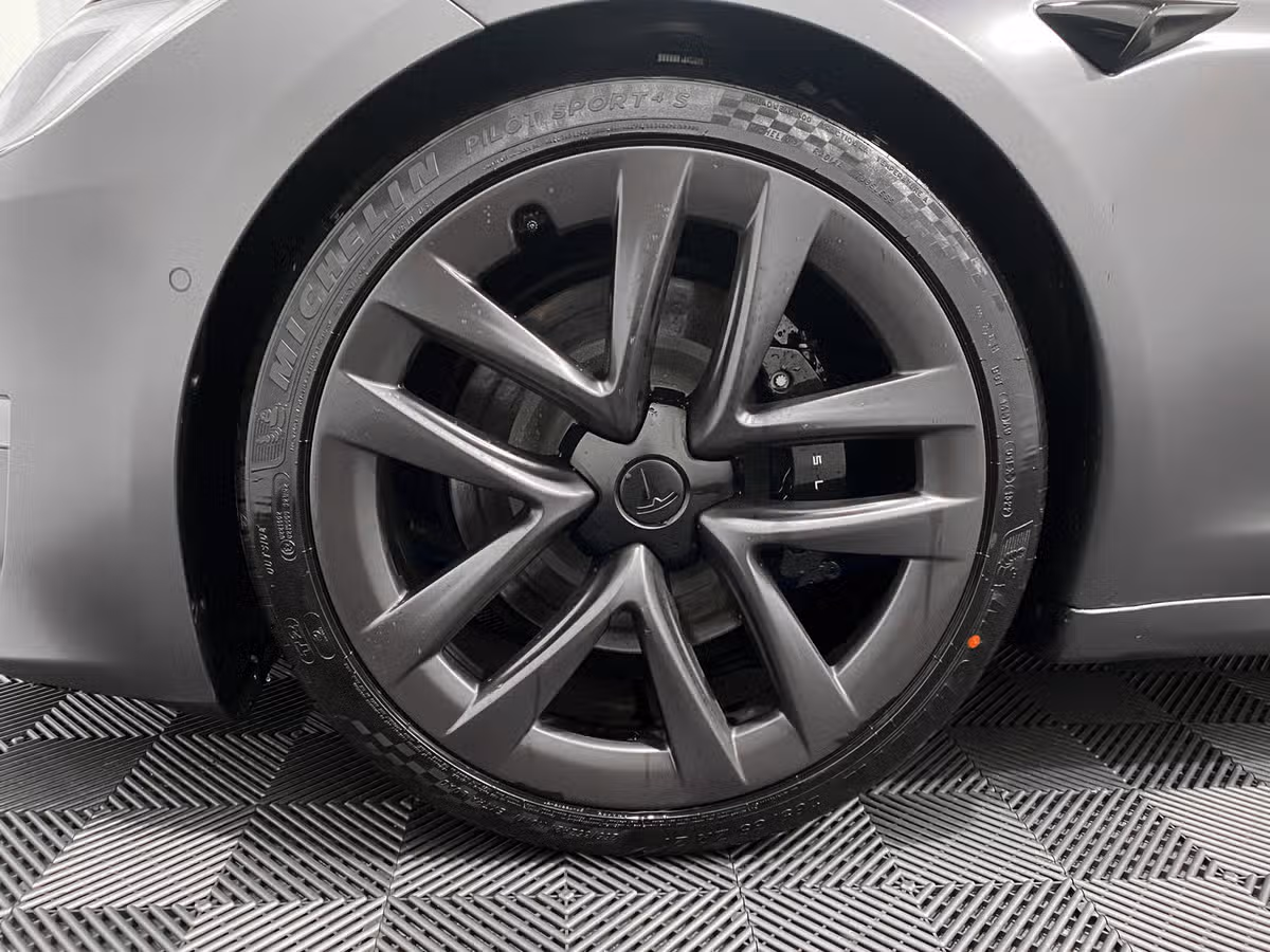 2021 Tesla Model S Plaid Image 14