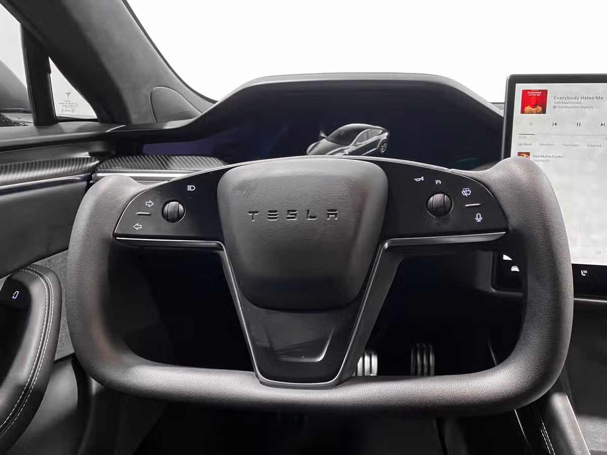 2021 Tesla Model S Plaid Image 35