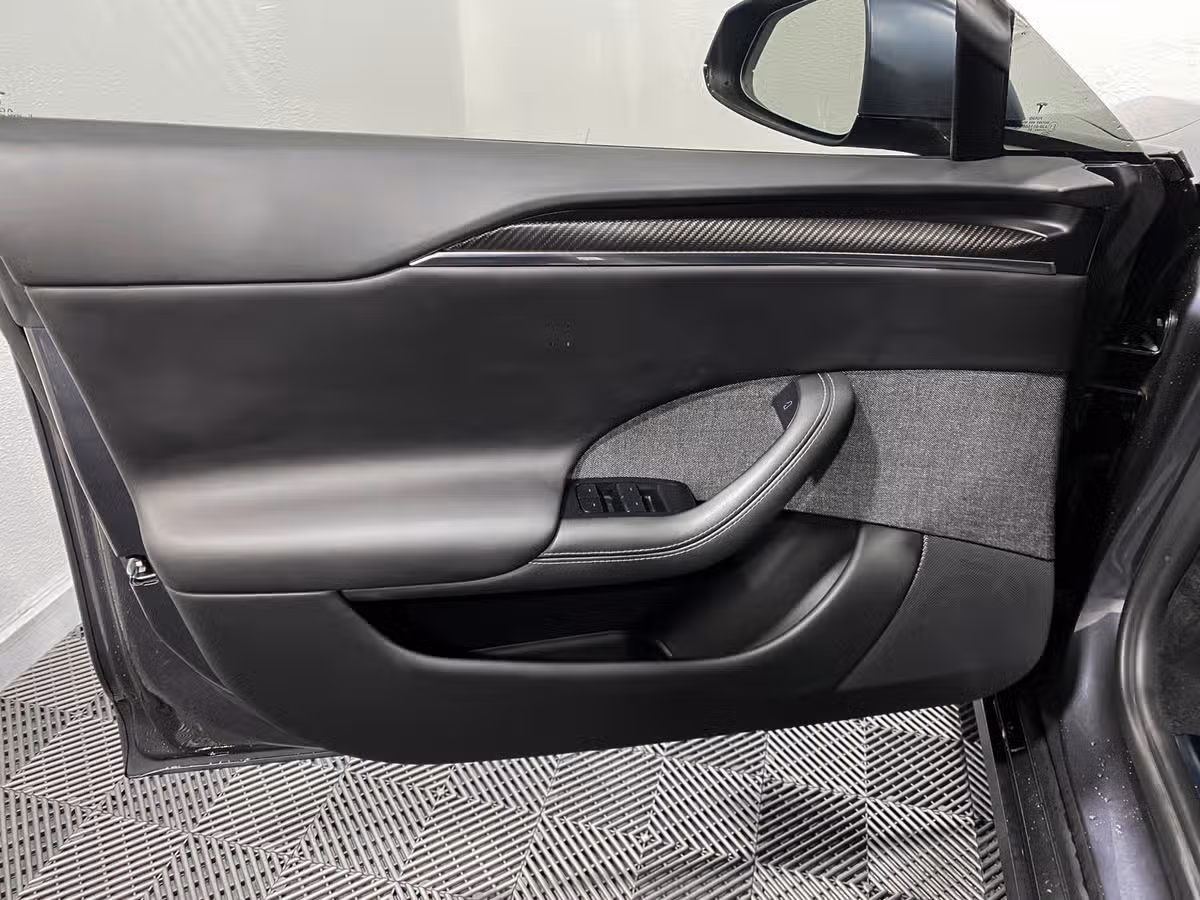 2021 Tesla Model S Plaid Image 15