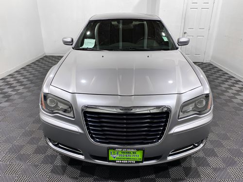 2013 Chrysler 300S AWD Lower Image 2