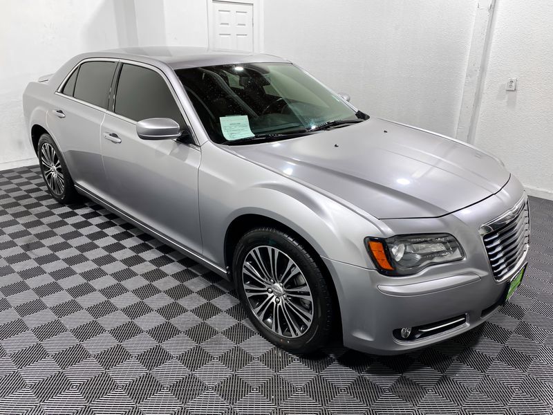 2013 Chrysler 300S AWD Upper Image 2
