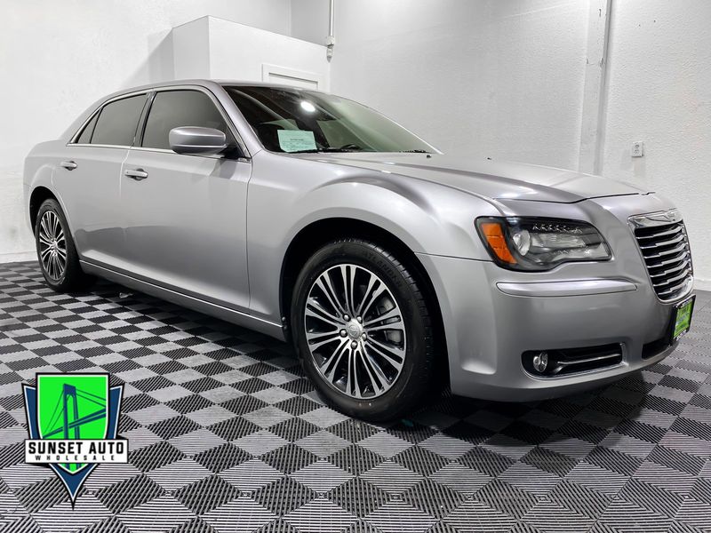 2013 Chrysler 300S AWD Upper Image 1