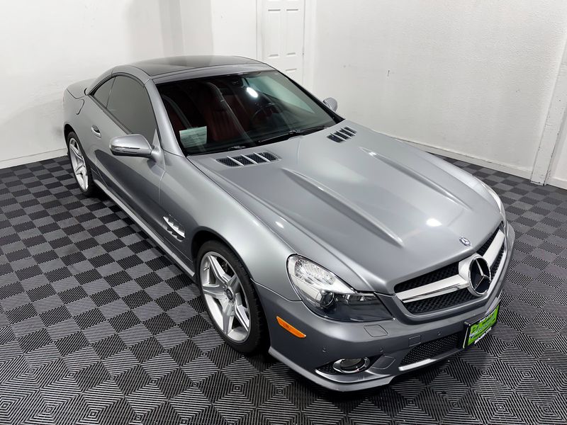 2011 Mercedes-Benz SL-Class SL 550 Upper Image 2