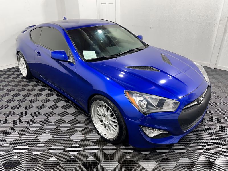2013 Hyundai Genesis Coupe 2.0T Premium photo 2