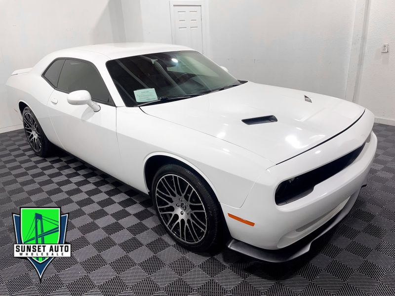 2018 Dodge Challenger SXT Upper Image 1