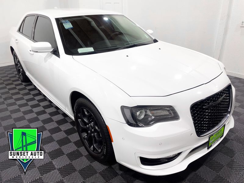 2022 Chrysler 300 Touring L Upper Image 1