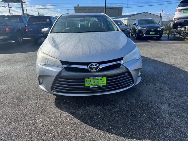 2015 Toyota Camry LE photo 2