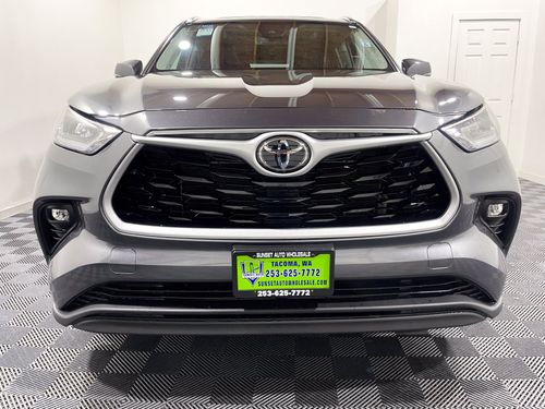 2021 Toyota Highlander XLE Lower Image 2