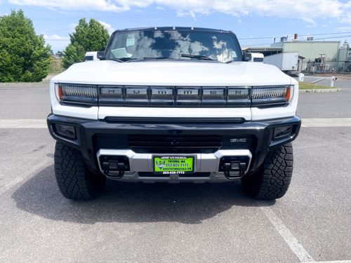 2022 GMC HUMMER EV Edition 1 Crew Cab Lower Image 2