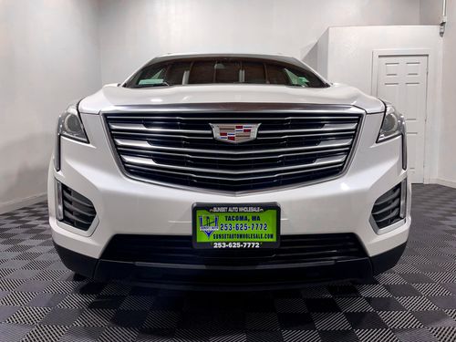 2017 Cadillac XT5 Base Lower Image 2
