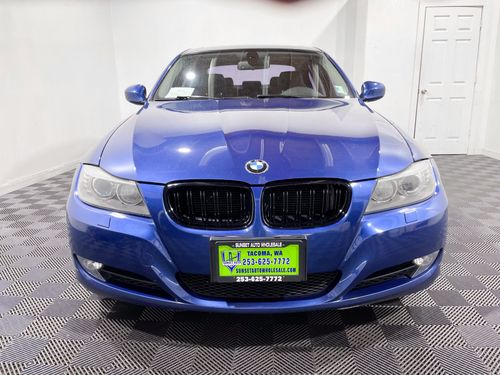 2010 BMW 3 Series 328i xDrive Lower Image 2