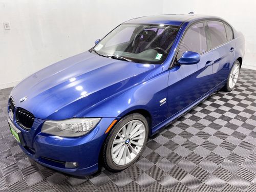 2010 BMW 3 Series 328i xDrive Lower Image 3