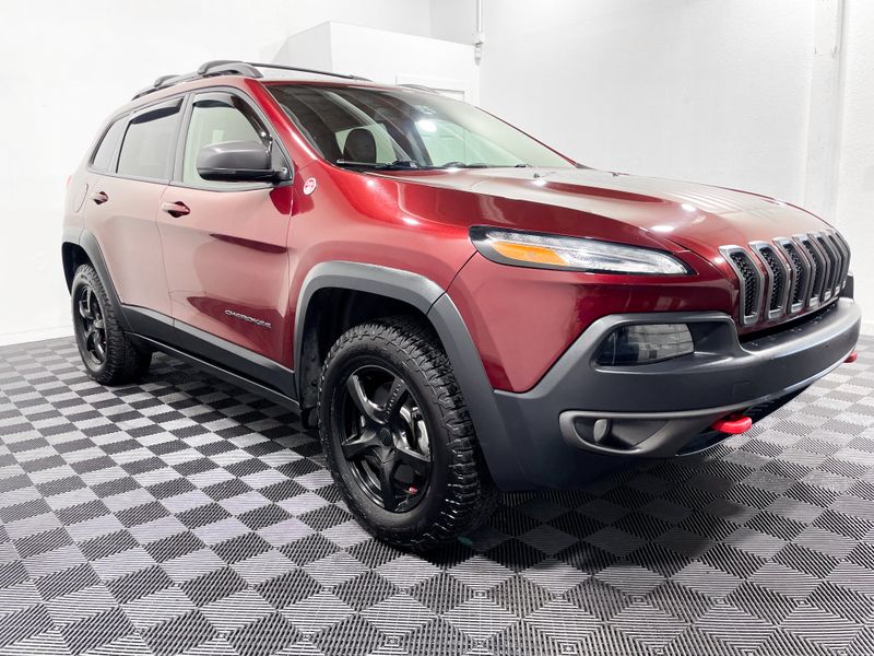 2018 Jeep Cherokee Trailhawk Upper Image 2