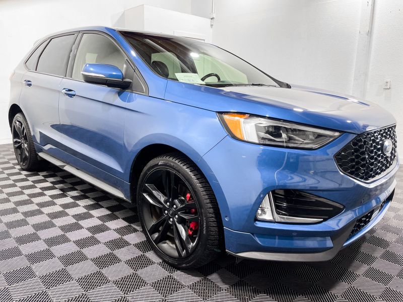 2019 Ford Edge ST photo 2
