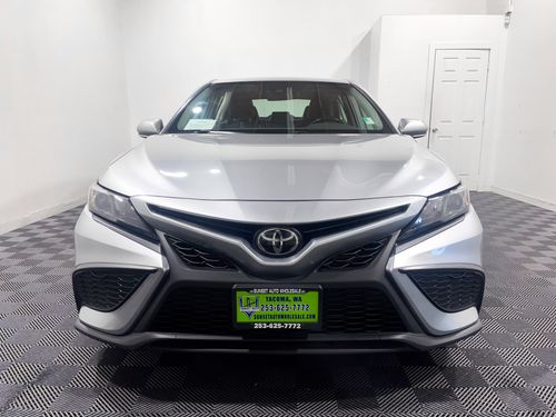 2022 Toyota Camry SE Lower Image 2